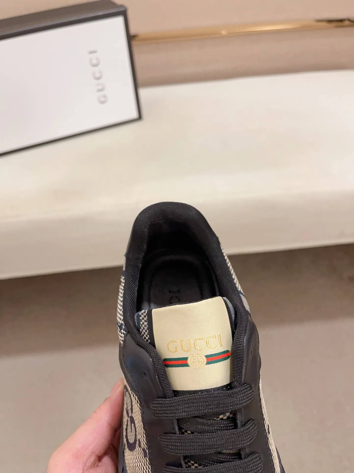 Men's shoes💰 420💰【gucci】Gucci men's latest series of casual shoes! The official website is built 1:1. The upper is made of imported high-quality cowhide, and the lining is made of high-quality sheepskin, which is soft and comfortable. Picky selection of materials and exquisite workmanship give you the best enjoyment. Number of yards: 38-44 yards. (Can be customized for 45 non-refundable)
